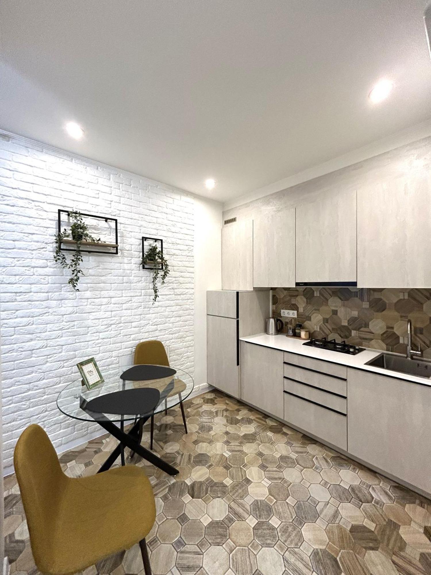 Modern Apartment, 100M To Opera Lviv Eksteriør billede