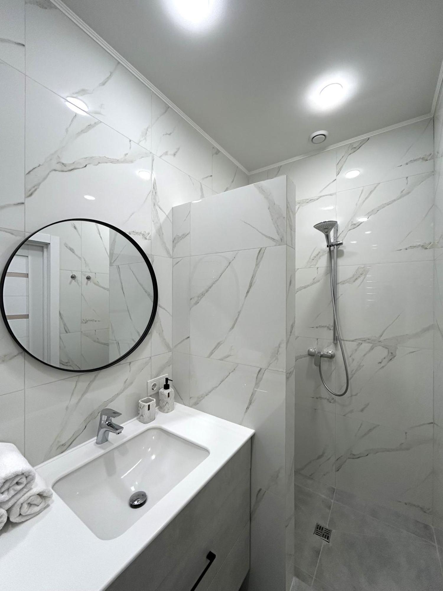 Modern Apartment, 100M To Opera Lviv Eksteriør billede